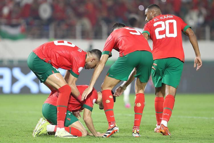 摩洛哥碾压中国，范戴克点燃赛场