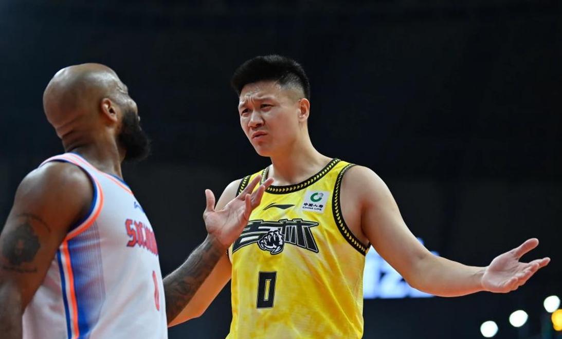 球员空虚无助，因CBA比赛停摆